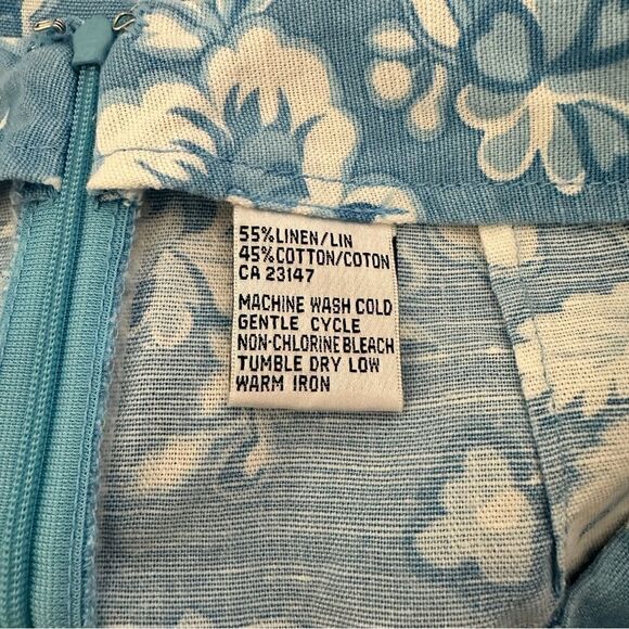 TALBOTS Slit Back blue and white floral skirt. Size 8P - Picture 6 of 7